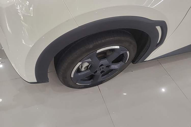 Used BYD Seagull 2023 Flying Edition Left Front Wheel Hub