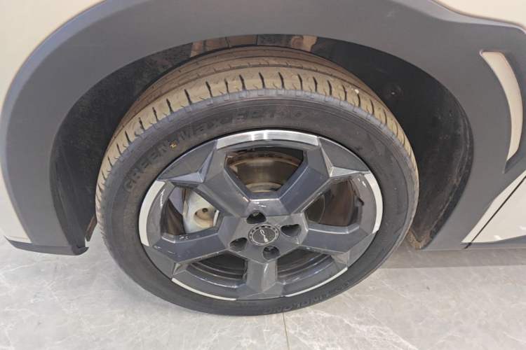 Used BYD Seagull 2023 Flying Edition Left Front Wheel Hub