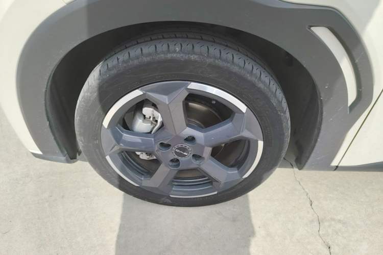 Used BYD Seagull 2023 Free Edition Left Front Wheel Hub