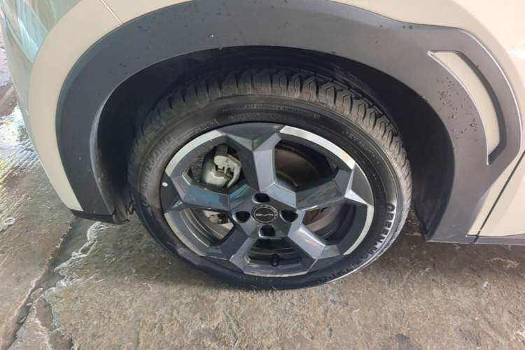 Used BYD Seagull 2023 Free Edition Left Front Wheel Hub