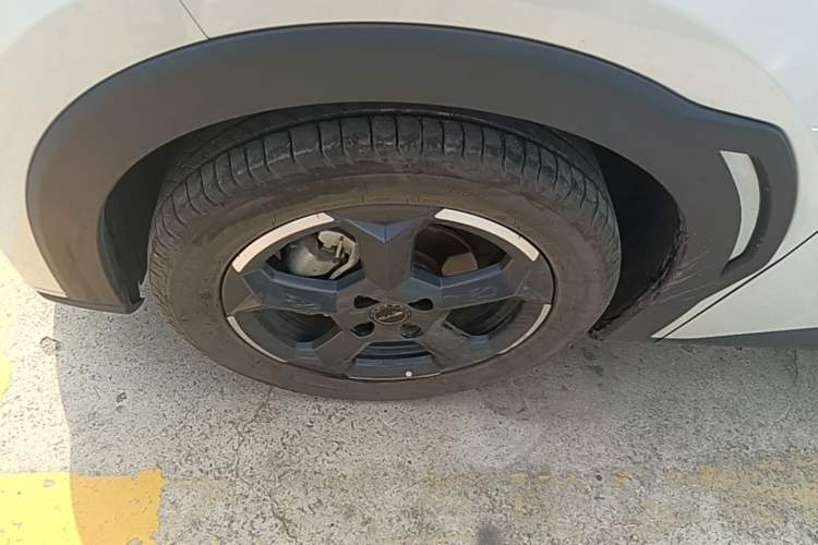 Used BYD Seagull 2023 Free Edition Left Front Wheel Hub