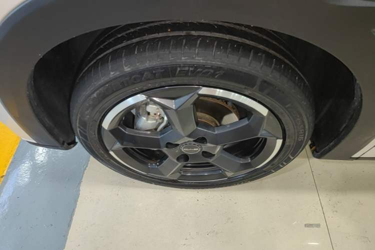 Used BYD Seagull 2023 Free Edition Left Front Wheel Hub