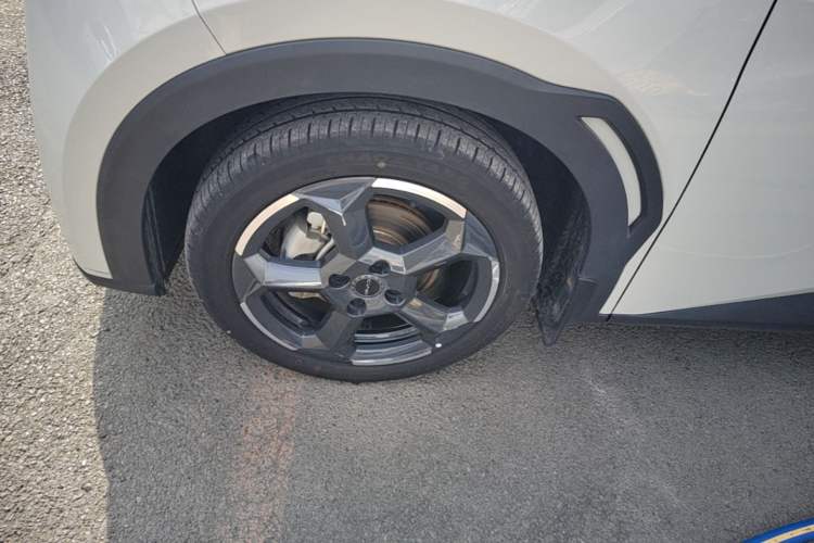 Used BYD Seagull 2023 Free Edition Left Front Wheel Hub