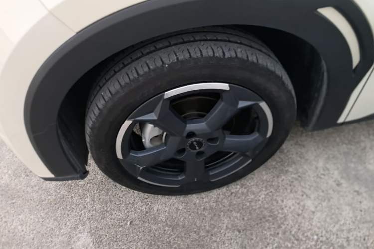 Used BYD Seagull 2023 Free Edition Left Front Wheel Hub