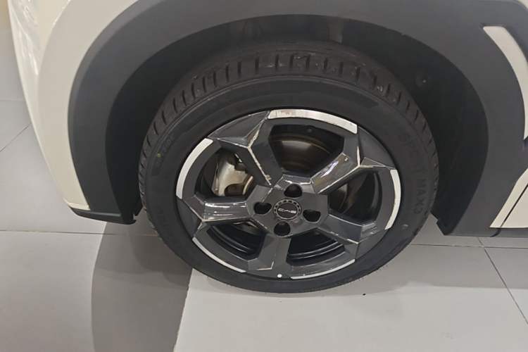 Used BYD Seagull 2023 Flying Edition Left Front Wheel Hub