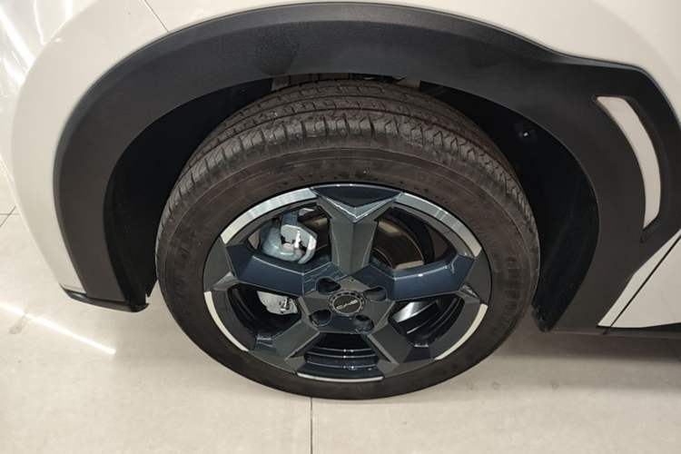 Used BYD Seagull 2023 Free Edition Left Front Wheel Hub