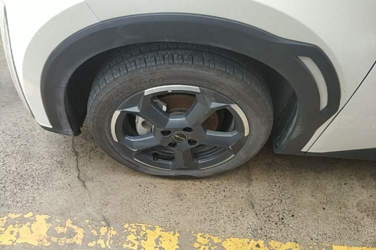 Used BYD Seagull 2023 Free Edition Left Front Wheel Hub