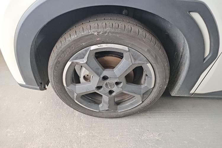 Used BYD Seagull 2023 Free Edition Left Front Wheel Hub