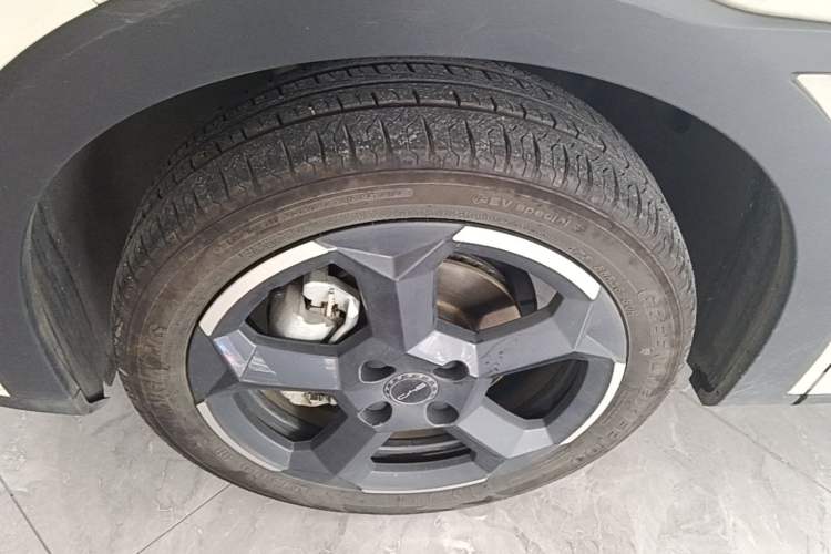 Used BYD Seagull 2023 Flying Edition Left Front Wheel Hub