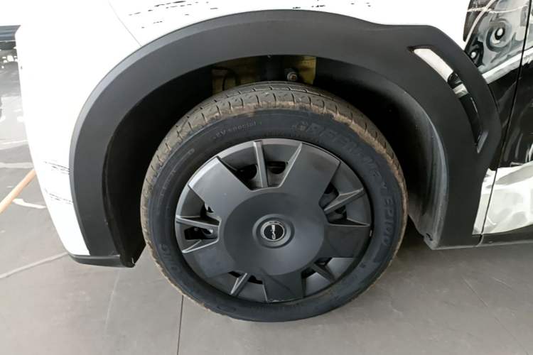 Used BYD Seagull 2023 Active Version Left Front Wheel Hub