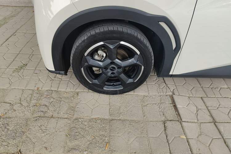 Used BYD Seagull 2023 Free Edition Left Front Wheel Hub