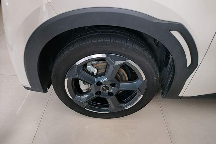 Used BYD Seagull 2023 Free Edition Left Front Wheel Hub