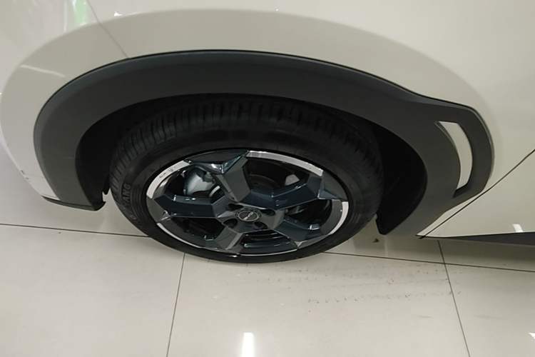 Used BYD Seagull 2023 Free Edition Left Front Wheel Hub