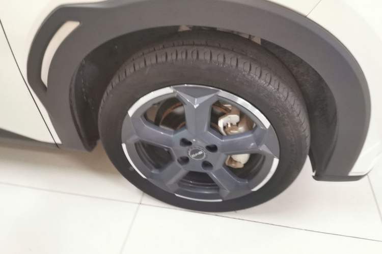 Used BYD Seagull 2023 Free Edition Left Front Wheel Hub