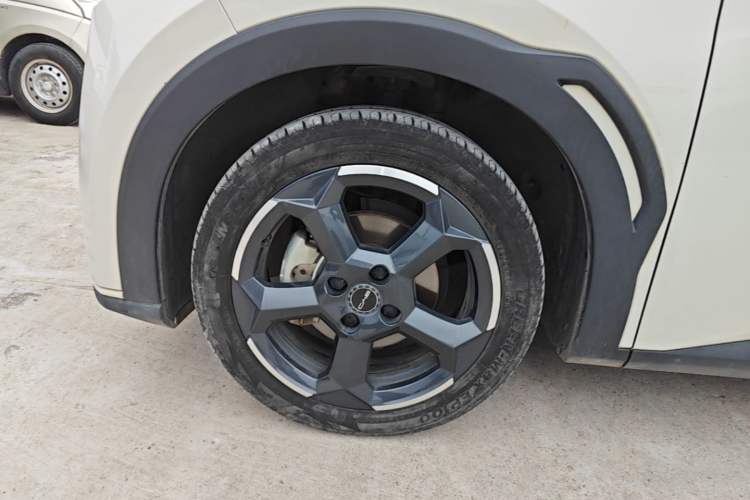 Used BYD Seagull 2023 Flying Edition Left Front Wheel Hub