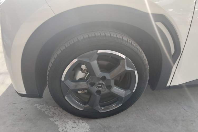 Used BYD Seagull 2023 Free Edition Left Front Wheel Hub