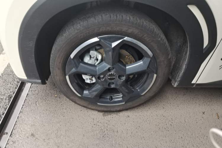 Used BYD Seagull 2023 Free Edition Left Front Wheel Hub