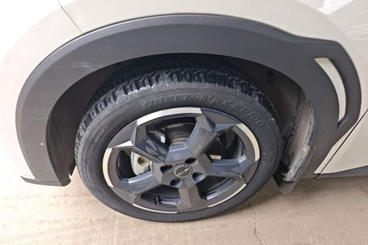 Used BYD Seagull 2023 Free Edition Left Front Wheel Hub