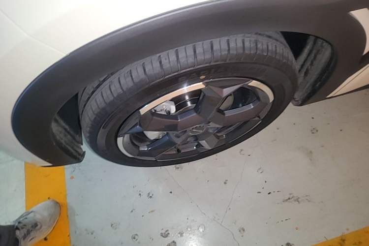 Used BYD Seagull 2023 Free Edition Left Front Wheel Hub