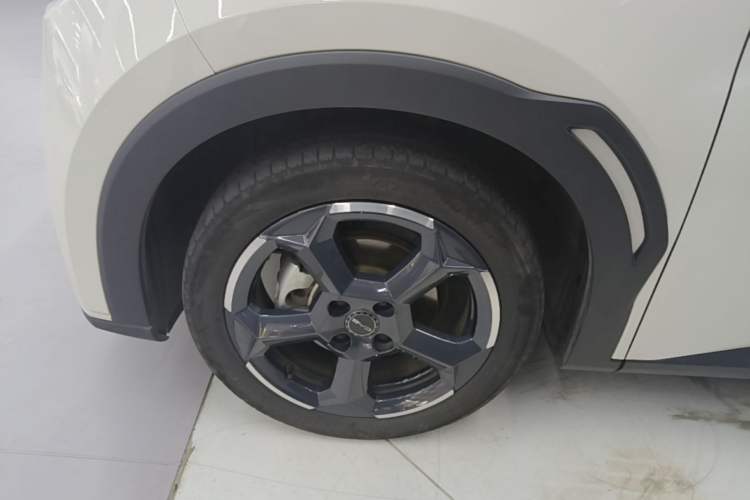 Used BYD Seagull 2023 Free Edition Left Front Wheel Hub