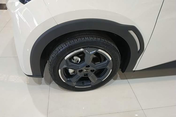 Used BYD Seagull 2023 Free Edition Left Front Wheel Hub