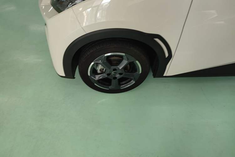 Used BYD Seagull 2023 Free Edition Left Front Wheel Hub