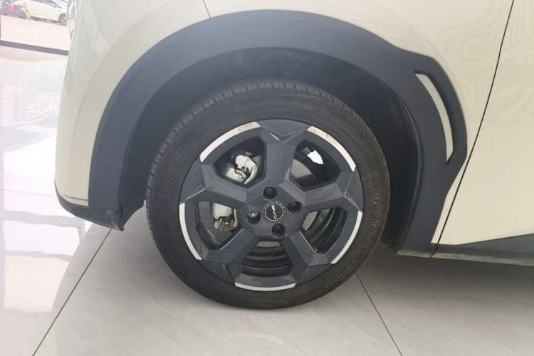 Used BYD Seagull 2023 Free Edition Left Front Wheel Hub
