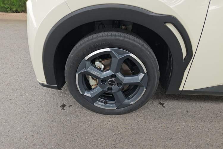 Used BYD Seagull 2023 Free Edition Left Front Wheel Hub