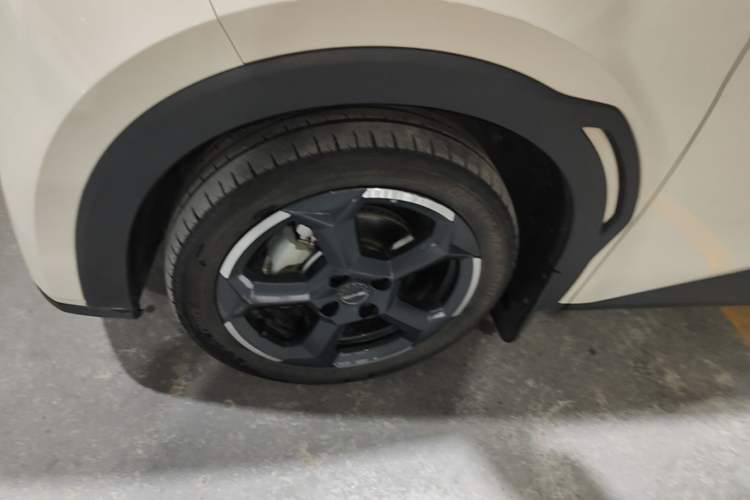 Used BYD Seagull 2023 Free Edition Left Front Wheel Hub