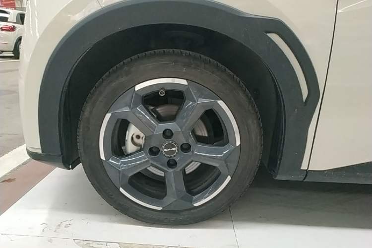 Used BYD Seagull 2023 Free Edition Left Front Wheel Hub