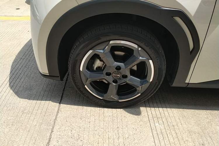 Used BYD Seagull 2023 Free Edition Left Front Wheel Hub