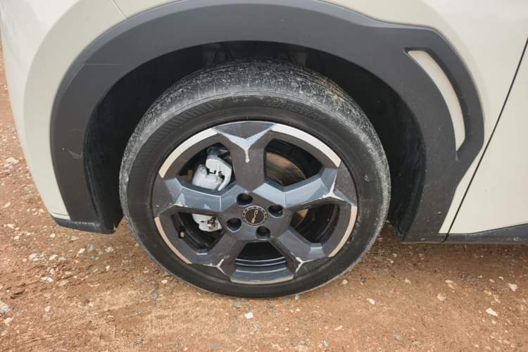 Used BYD Seagull 2023 Flying Edition Left Front Wheel Hub