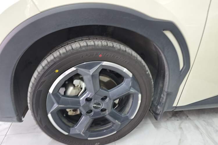 Used BYD Seagull 2023 Flying Edition Left Front Wheel Hub