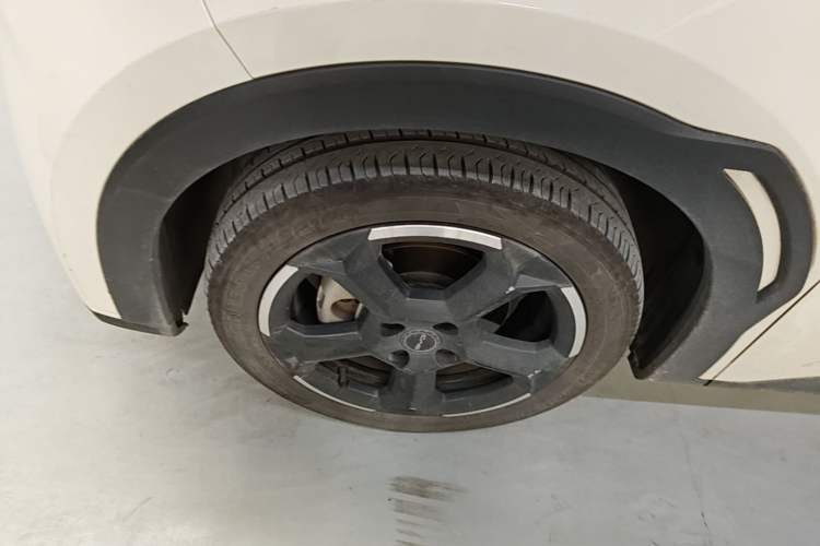 Used BYD Seagull 2023 Free Edition Left Front Wheel Hub