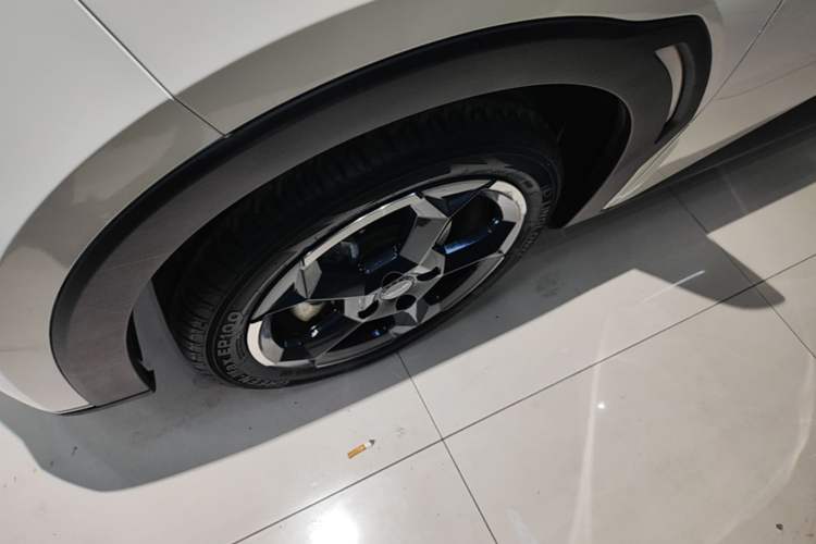 Used BYD Seagull 2023 Free Edition Left Front Wheel Hub