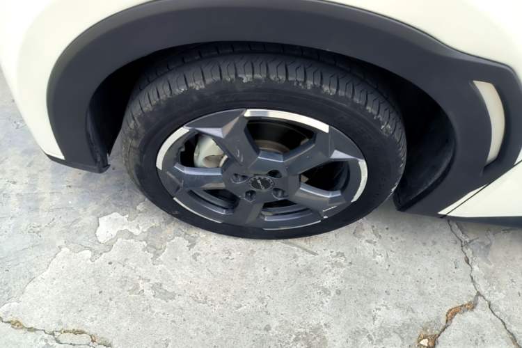 Used BYD Seagull 2023 Free Edition Left Front Wheel Hub