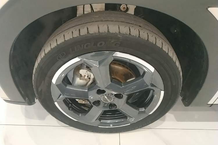 Used BYD Seagull 2023 Free Edition Left Front Wheel Hub