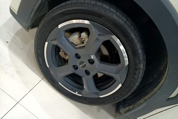 Used BYD Seagull 2023 Flying Edition Left Front Wheel Hub