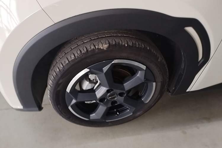 Used BYD Seagull 2023 Free Edition Left Front Wheel Hub