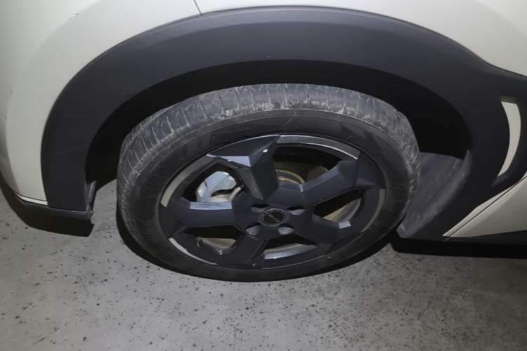 Used BYD Seagull 2023 Flying Edition Left Front Wheel Hub
