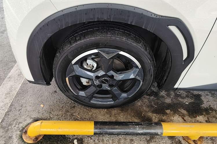 Used BYD Seagull 2023 Free Edition Left Front Wheel Hub