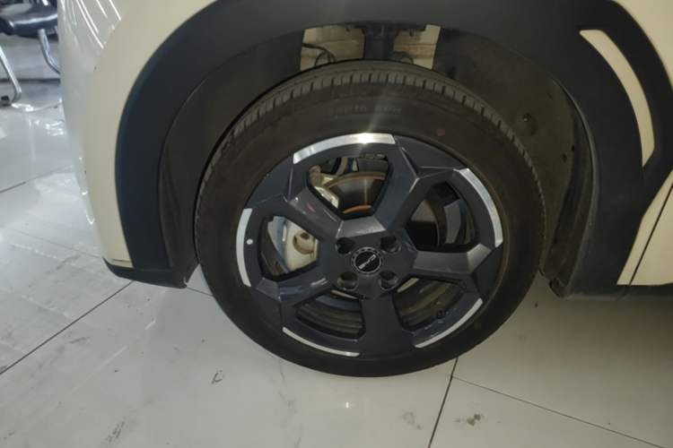 Used BYD Seagull 2023 Free Edition Left Front Wheel Hub
