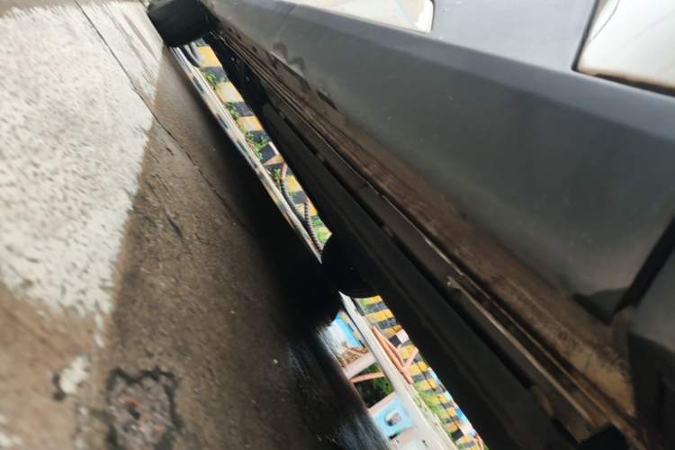 Used BYD Seagull 2023 Active Version Left Side Sill