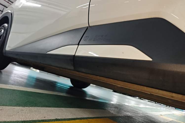 Used BYD Seagull 2023 Active Version Left Side Sill