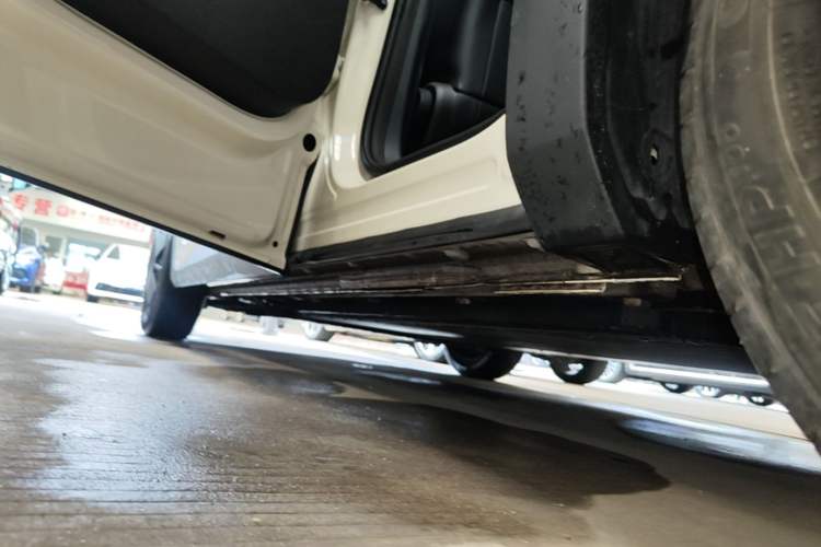 Used BYD Seagull 2023 Active Version Left Side Sill