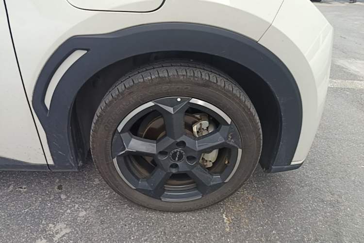 Used BYD Seagull 2023 Free Edition Right Front Wheel Hub