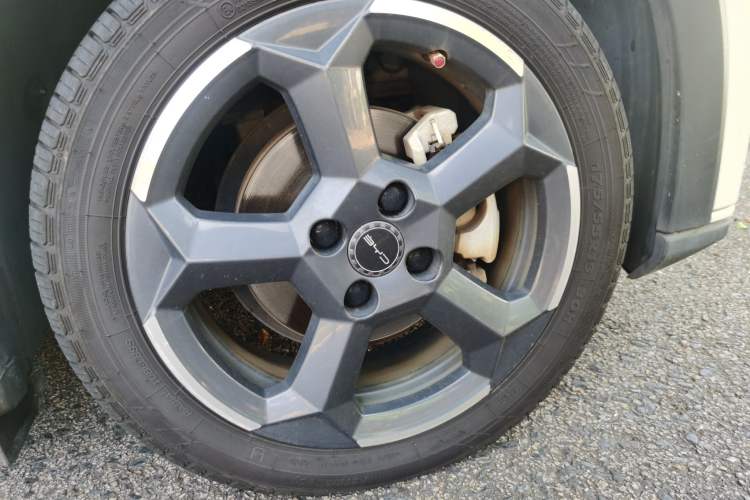 Used BYD Seagull 2023 Flying Edition Right Front Wheel Hub