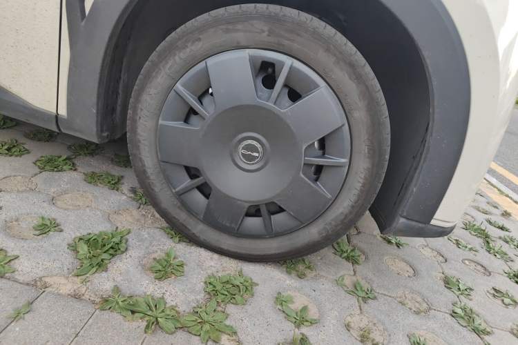 Used BYD Seagull 2023 Active Version Right Front Wheel Hub