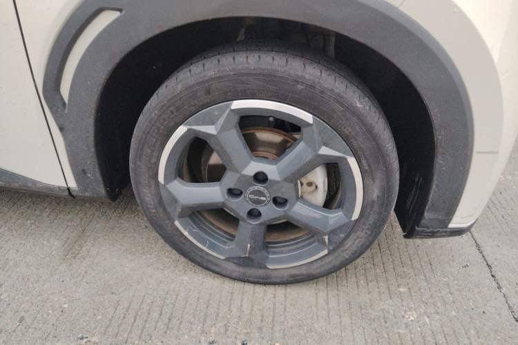 Used BYD Seagull 2023 Flying Edition Right Front Wheel Hub