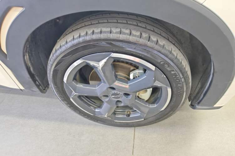 Used BYD Seagull 2023 Flying Edition Right Front Wheel Hub